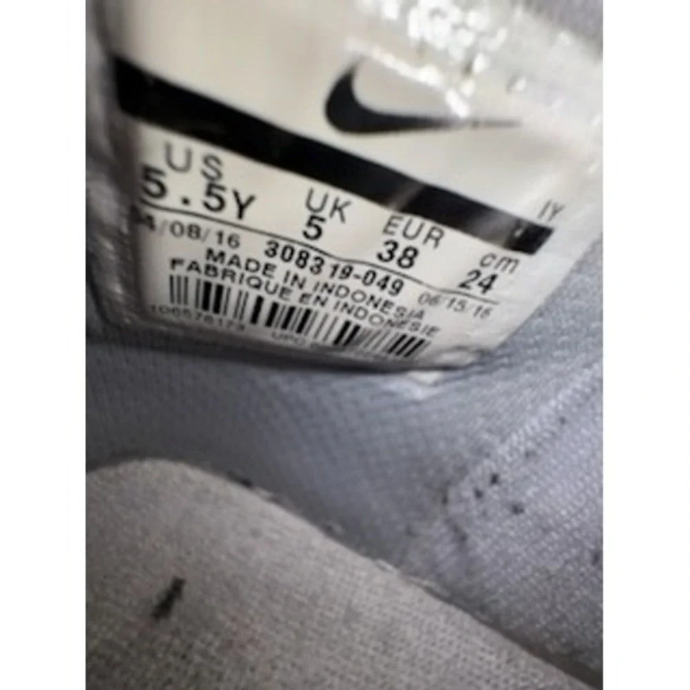 Nike Dunk High‎ Top Youth Sneakers Light Gray Size 5.5Y